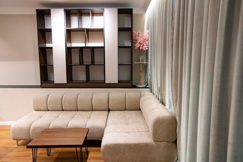 Luxury At Condor Center Tirana